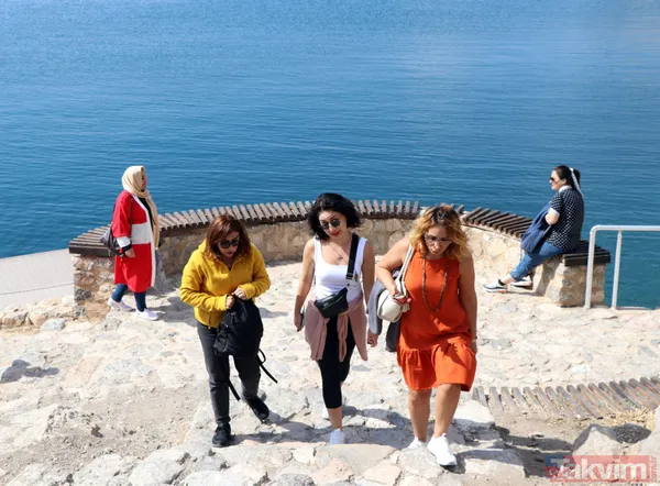 24 Mart 2020'dan sonra tekrar açıldı! Kapıköy Gümrük Kapısı'ndan giren İranlı turistler Akdamar Adası'nı gezdi - 7