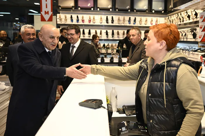 Son dakika: Cumhur İttifakı'nın Ankara adayı Turgut Altınok'tan esnaf ziyareti: Mansur Yavaş 5 yılda 5 metrelik metro yapamadı-4