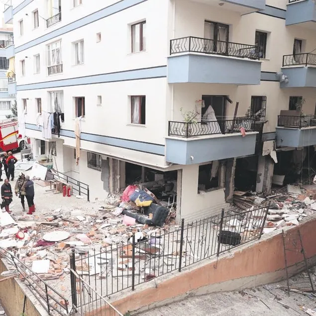 Facia üstüne facia!