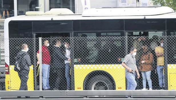 Adana'da sıcak hava bunaltı sokağa çıkma kısıtlaması olmamasına rağmen kimse dışarı çıkmadı-4