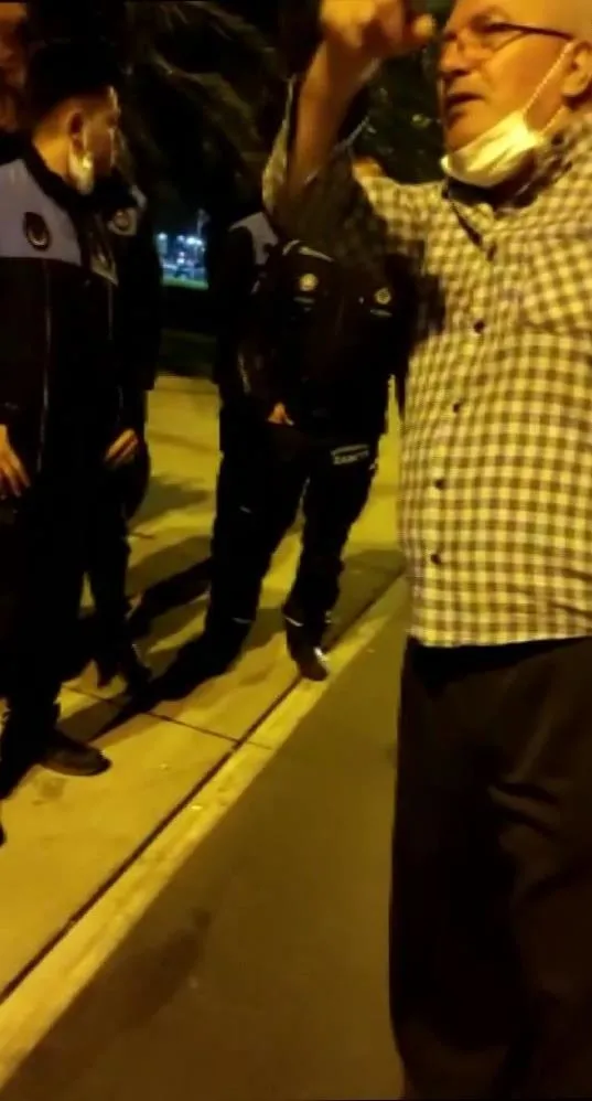 takside-taciz-tartismasi-o-anlar-kamerada-1638171218941.jpg Takside taciz tartışması! O anlar kamerada-5