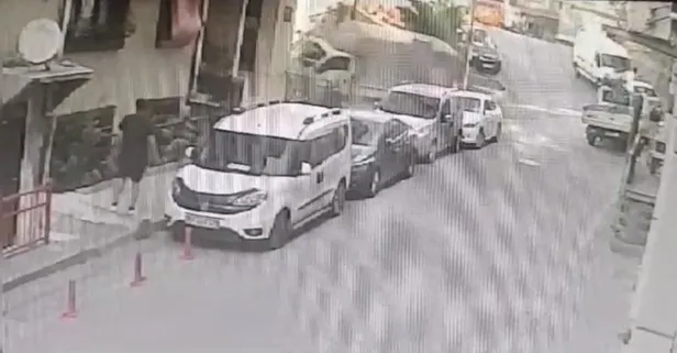 Kağıthane’de pedalı takılan kamyonet ortalığı savaş alanına çevirdi