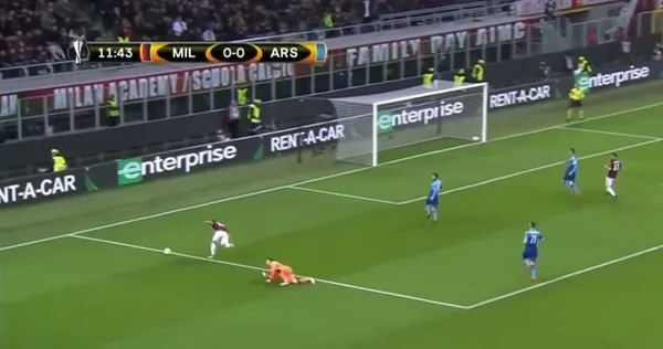 Hakan Çalhanoğlu'nun hareketi maça damga vurdu!-5