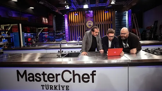masterchef-bu-aksam-var-mi-yok-mu-23-agustos-2021-pazartesi-masterchef-bu-aksam-ana-kadroya-kim-girdi-16-yarismaci-kim-oldu-masterchef-turkiye-2021-ya-1629721717014.jpg