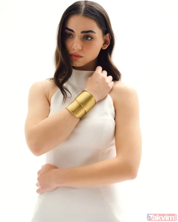 Kuruluş Osman’ın Bala Hatun’u Özge Törer siyahlar içinde ortalığı kasıp kavurdu! İlk yorum Malhun Hatun Yıldız Çağrı Atiksoy’dan... - 24