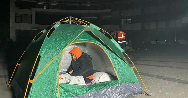 Düzce 5,9 büyüklüğündeki depremle sallandı! Uzmanlardan flaş açıklama geldi: İlk defa gördüğüm bir olay