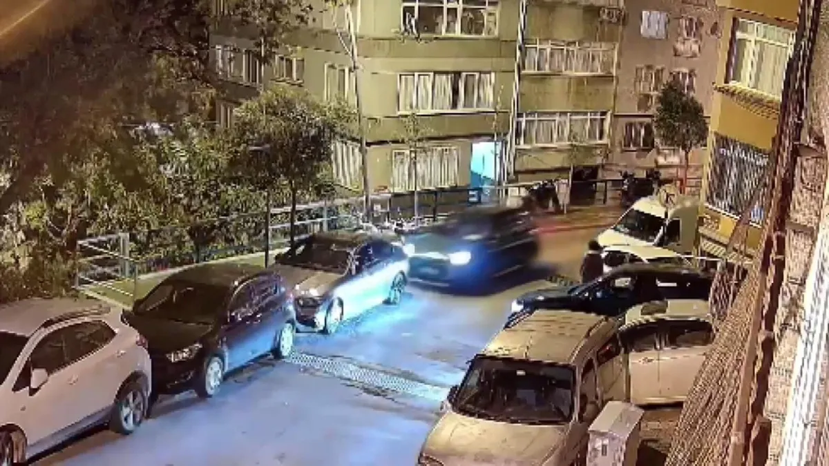 Gece yarısı nefes kesen takip! Polisten kaçan alkollü sürücü Şişli’de kaza yaptı