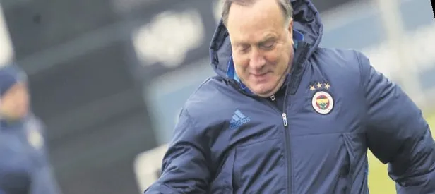 Advocaat kalıyor mu?