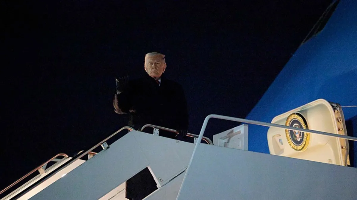 Trump'ı Davos'a getirecek Air Force One uçağı arızalandı! Suikast iddiası yeniden gündeme geldi | İran'a açık tehdit