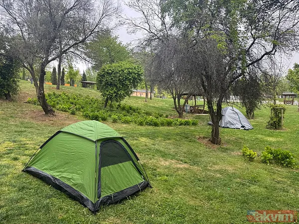 İstanbullu deprem sonrası geceyi dışarıda geçirdi: Parklar bahçeler camiler... - 18