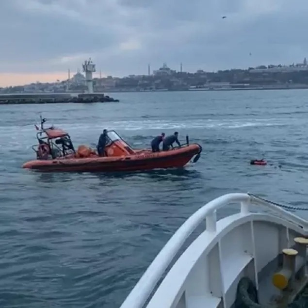 Yolcu denize düştü