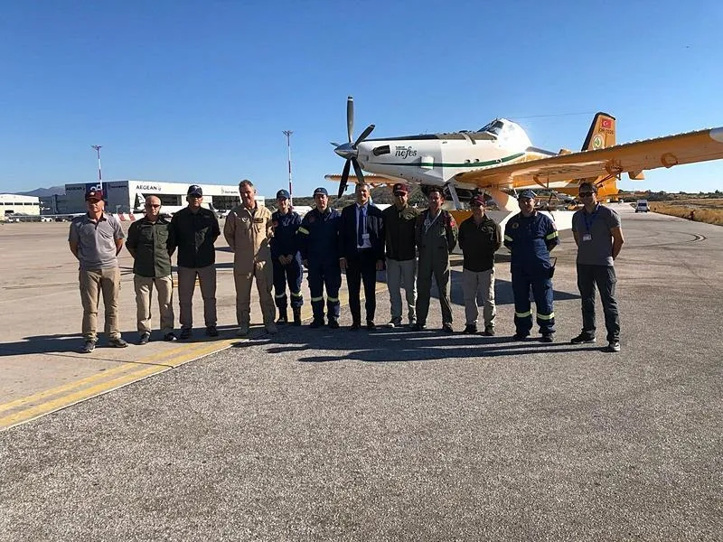 Türkiye'nin yangınla mücadele eden Yunanistan'a gönderdiği uçaklar Atina'ya ulaştı: "Ateş kuşları komşumuzdaki alevleri söndürmek için göklerde"-6