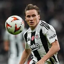 Sağ bekte sürpriz tercih