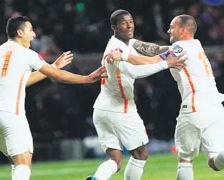 Sneijder attı Hollanda Kazakistan’ı yendi