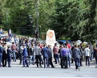 Ülkücüler Türkeş’in kabrinin girişini kapattı
