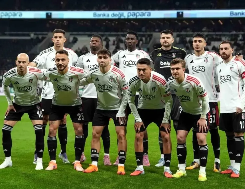 Kartal moral arıyor