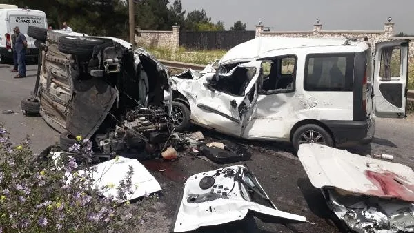 İzmir'de korkunç kaza: 3'ü çocuk 7 kişi hayatını kaybetti-3