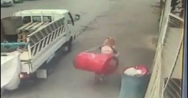 Bahçelievler’de hırsız kadın halterci gibi kaldırdığı varili kamyonete koyup çaldı: Kaldırmak büyük bir güç ister