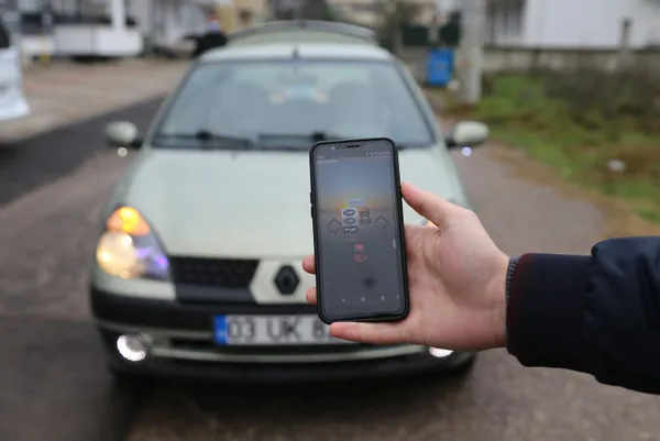 kocaeli-kartepede-lise-ogrencisi-burak-erkanli-babasinin-2003-model-otomobilini-akilli-arabaya-cevirdi-1608113452484.jpg Kocaeli Kartepe'de lise öğrencisi Burak Erkanlı babasının 2003 model otomobilini akıllı arabaya çevirdi-2