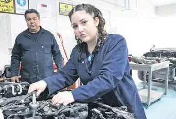 Motor tamircisi liseli Songül