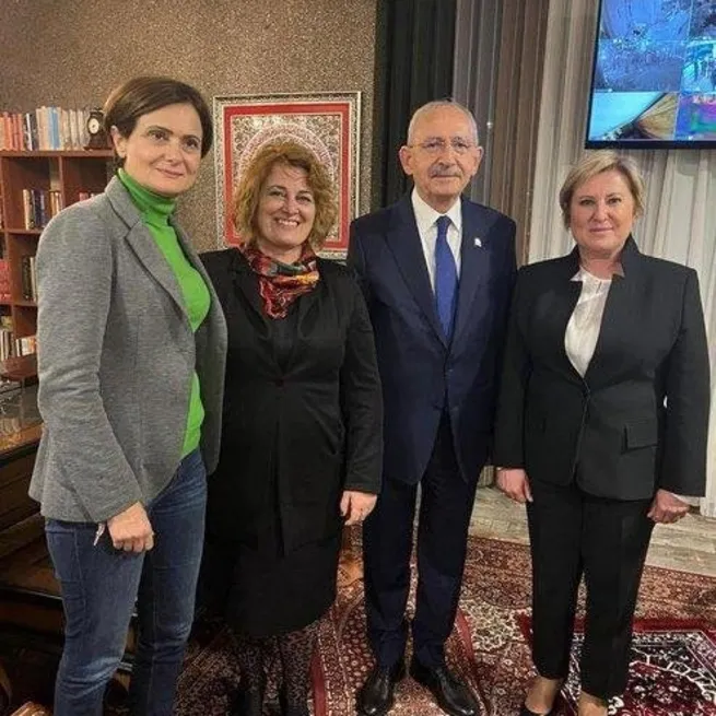 Kemal Kılıçdaroğlunun riyakarlığı! Muhafazakar rolü seccade skandalı patlattı!