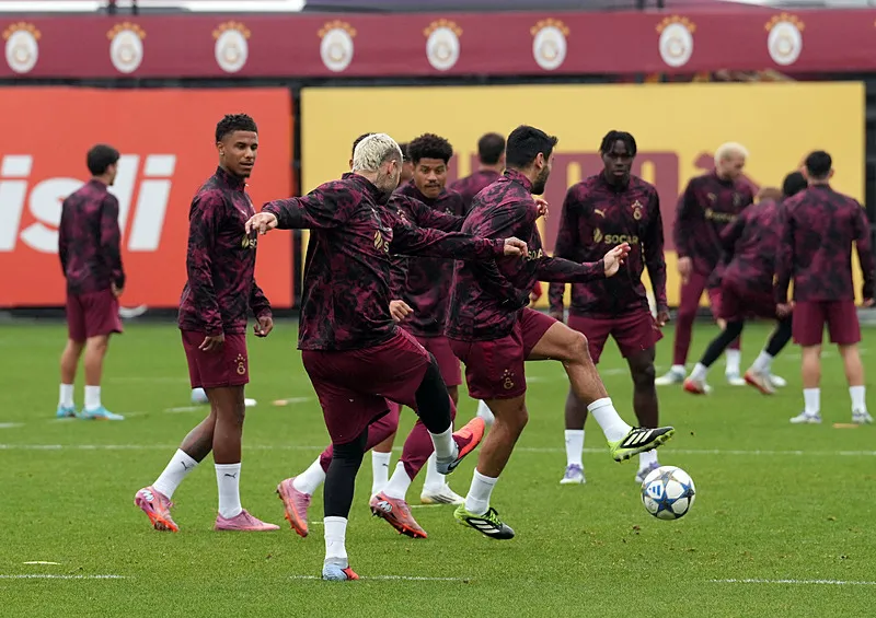 Okan Buruk'tan Osimhen kararı! İşte Galatasaray'ın Liverpool maçı 11'i - 2