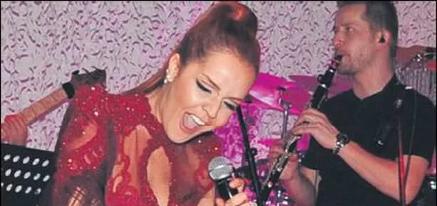 Aşk için nar kırdı