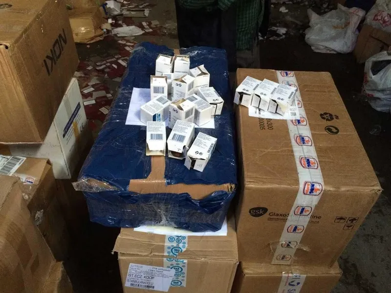 sahte-receteyle-milyonluk-vurgun-isin-icinde-doktor-ve-eczacilar-da-var-18-tutuklama-1708762250445.jpeg Sahte reçeteyle milyonluk vurgun! İşin içinde doktor ve eczacılar da var... 18 tutuklama-3