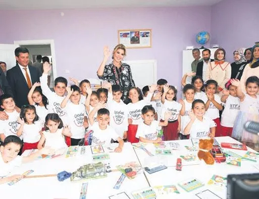 Çocuklar hep gülsün