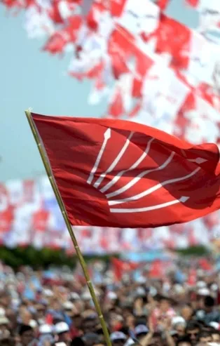 CHP medyasında güç savaşları! Kim kiminle hareket ediyor?