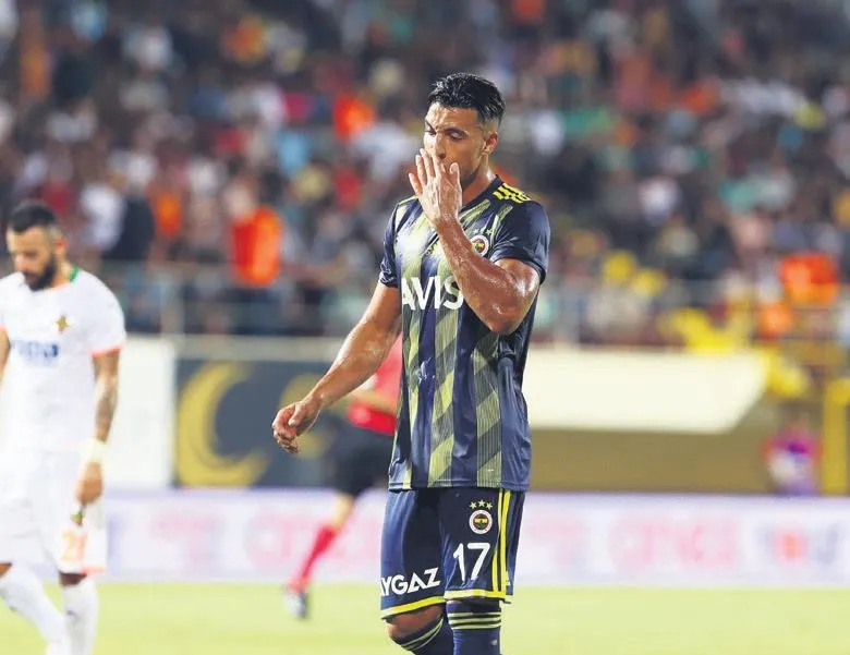 Dirar ve Rodriguez gözden çıkartıldı