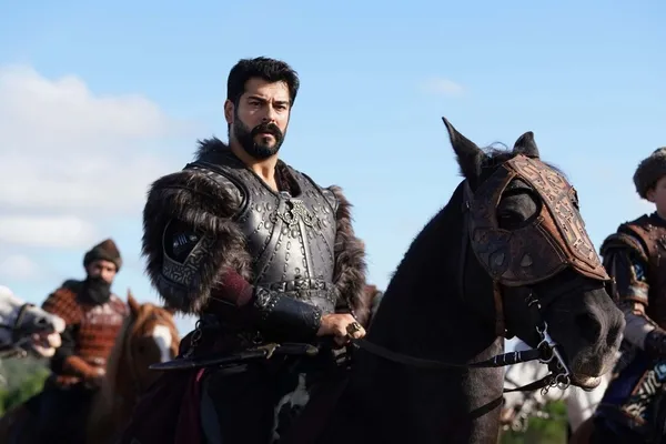 osman-bey-dort-yandan-kusatildi-iste-kurulus-osman-107-bolumden-ipuclari-1670343017450.jpg Osman Bey dört yandan kuşatıldı! İşte Kuruluş Osman 107. bölümden ipuçları...-4