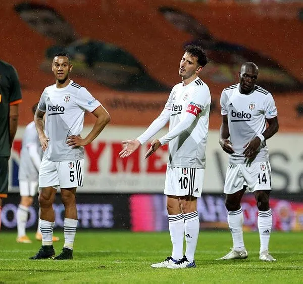 erman-toroglundan-oguzhan-ozyakup-icin-bomba-yorum-galatasarayin-falcaosu-gibi-1609695223384.jpeg Erman Toroğlu'ndan Beşiktaşlı Oğuzhan Özyakup için bomba yorum: Galatasaray'ın Falcao'su gibi...-3