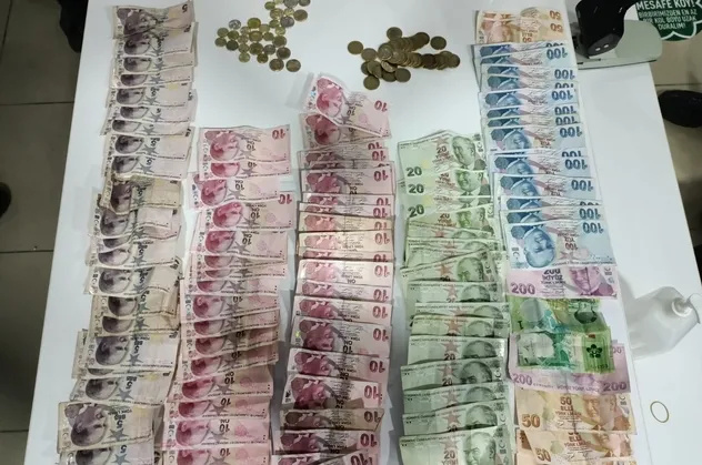 Çorap satma bahanesiyle 1 saatte 2 bin 300 lira topladılar