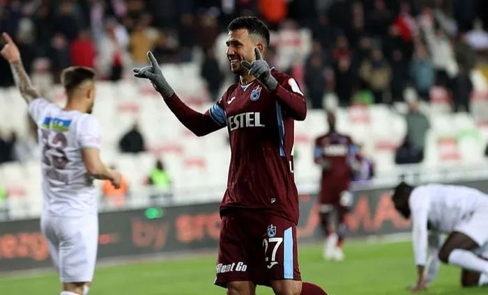 1701121793360.jpeg Fırtına Sivasspor karşısında 1 puanı kaptı! 39’da Pepe şık vurdu. 45+1'de Onuachu dengeledi 67'de Manaj ve 76'da Trezeguet skoru belirledi-3