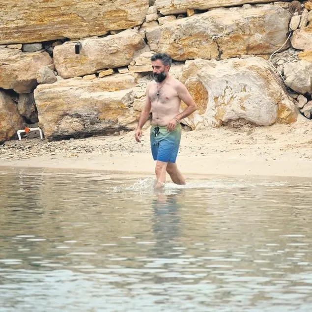 Tek başına gitti