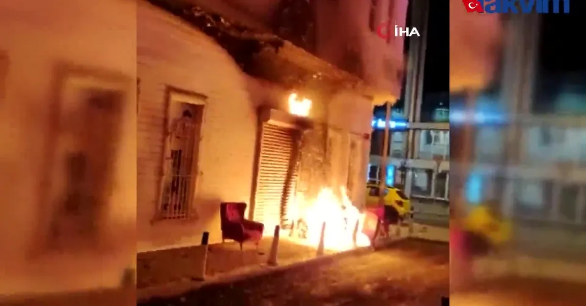 Bakırköy’de 3 katlı mağazada yangın paniği