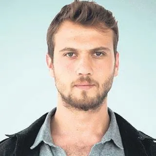 Ünlü oyuncular ve şarkıcılar deprem felaketi sonrası kolları sıvadı