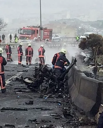 İstanbul'da helikopter düştü: 7 ölü-4