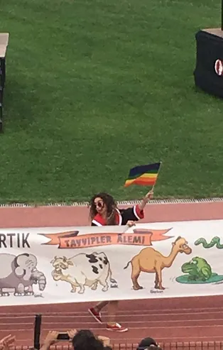 ODTÜ mezuniyetinde Cumhurbaşkanı Erdoğan'a hakaret pankartları açıldı