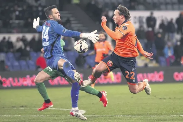 galatasaray-ingiliz-ekibi-tottenhamin-kapisini-calmaya-hazirlaniyor-adadan-lo-celso-iddiasi-1641162250099.jpeg Galatasaray İngiliz ekibi Tottenham'ın kapısını çalmaya hazırlanıyor. Ada’dan Lo Celso iddiası-4