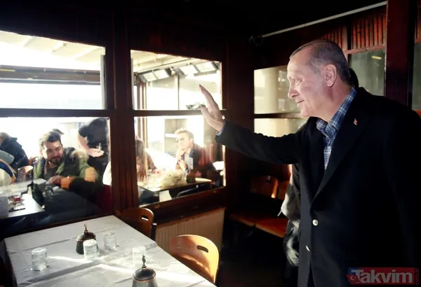 Başkan Erdoğan, tarihi Çınaraltı Çay Bahçesi'nde vatandaşlarla sohbet etti - 1