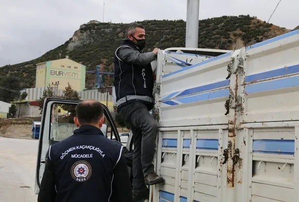 Düzensiz göç ve göçmen kaçakçılığına geçit yok! 9'u yabancı uyruklu 20 organizatör gözaltına alındı-1