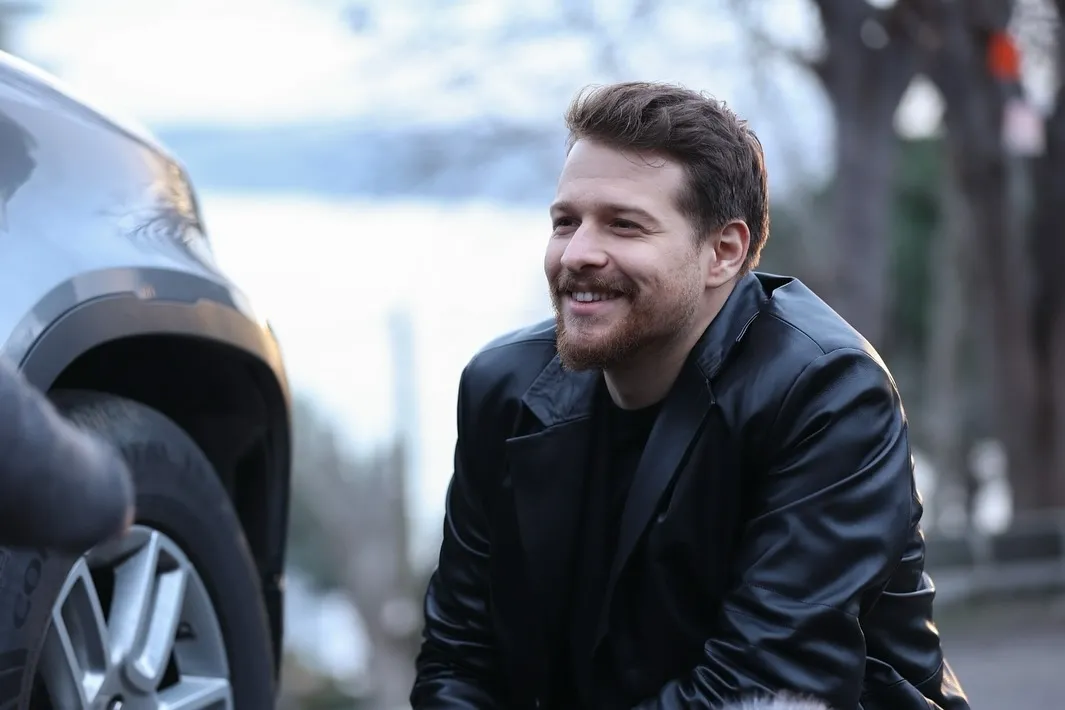 Burak Yörük’ün ilginç rotası! 6 yaşında setle tanıştı... Babası yapımcı olunca çocukluk hayalinden vazgeçti! - 7