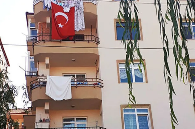 Acı olay! 5'inci kattan ölüme atladı