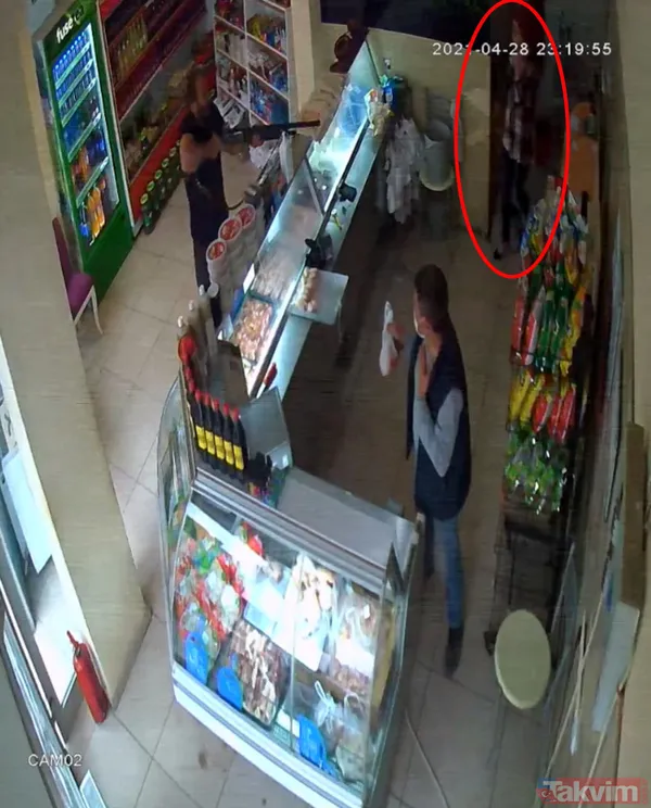 SON DAKİKA: Cinayet anı kamerada: Av tüfeğiyle ateş etti! İşte dehşet anları... - 2