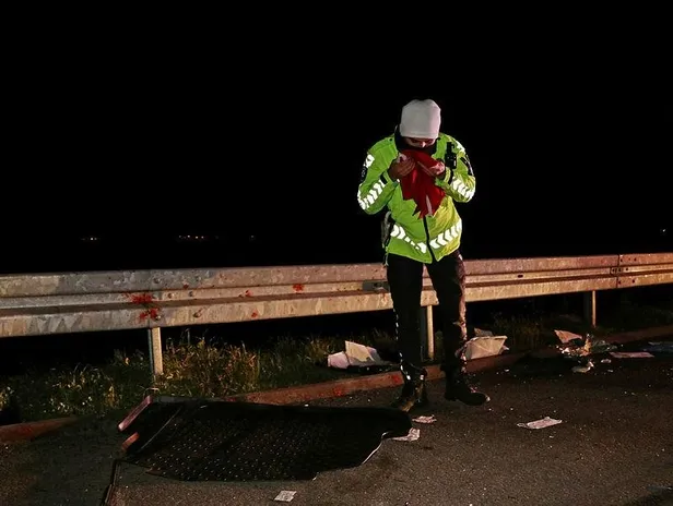 SON DAKİKA: Manisa'da mucize kurtuluş: Sürücü ikiye bölünen otomobilden yara almadan çıktı-5