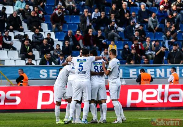 Sergen Yalçın kırmızı kart gördü çileden çıktı! Hakemin üzerine... - 23