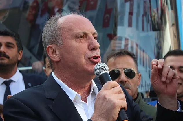 Muharrem İnce altılı masayı yerden yere vurdu:  Masanın bacakları kırılmış zaten