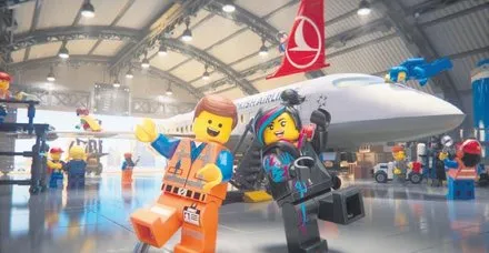 Başrolde legolar var